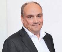 Interview with Hapag-Lloyd CEO: "Our industry is becoming more environmentally friendly overall"