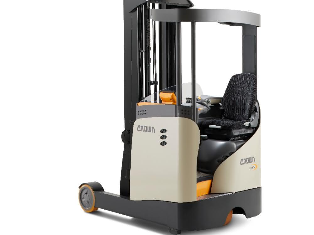 Forklift truck: Crown launches new reach truck series Forklift truck: Crown launches new reach truck series
