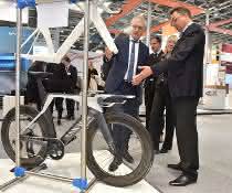 Tarek Al-Wazir besucht Kegelmann auf der Formnext