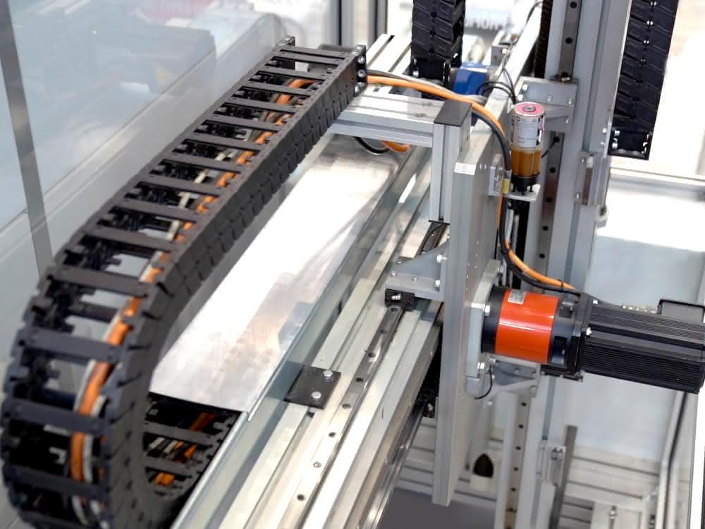 Modular linear axes: Heavy-duty axles for production and logistics