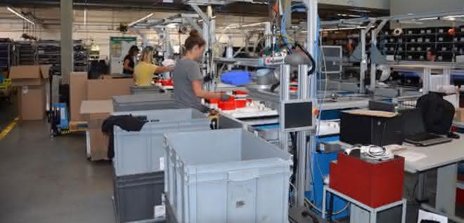 Workpiece carrier transport system