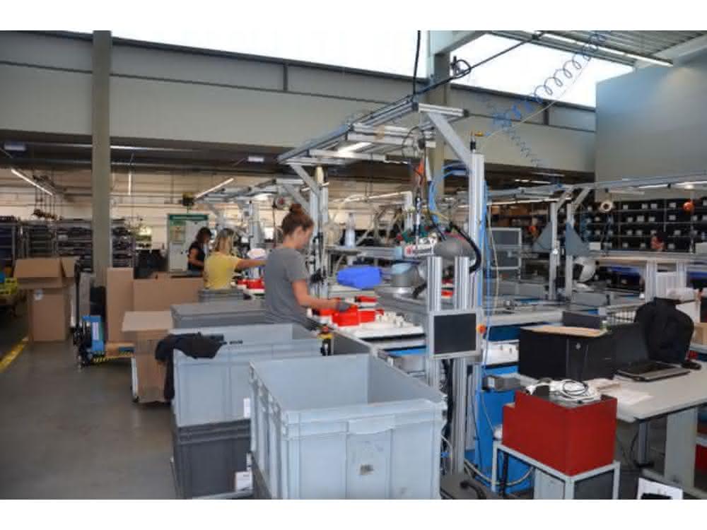 Workpiece carrier transport system