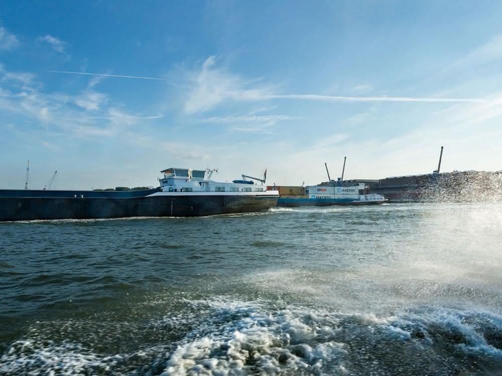 Test project: Port of Rotterdam: Find a berth with the app