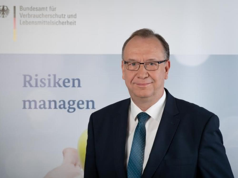 Dr. Helmut Tschiersky