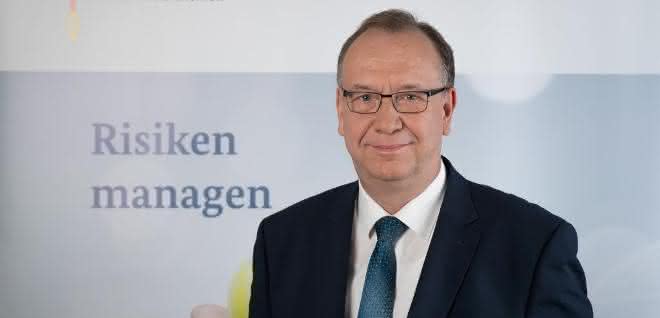 Dr. Helmut Tschiersky