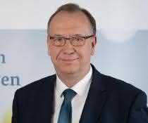Dr. Helmut Tschiersky