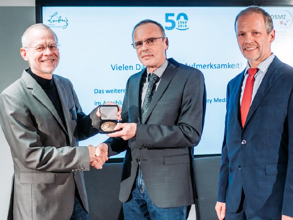 Laudator Prof. Dr. Dr. Peter Kämpfer, Dr. Peter Schumann, Prof. Dr. Jörg Overmann