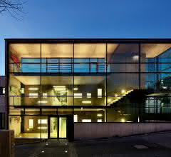 Gläserner Neubau der Brain AG im südhessischen Zwingenberg