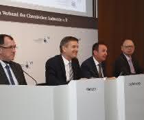 Der VCI stellt die Jahresbilanz 2019 der chemisch-phamazeutischen Industrie vor.