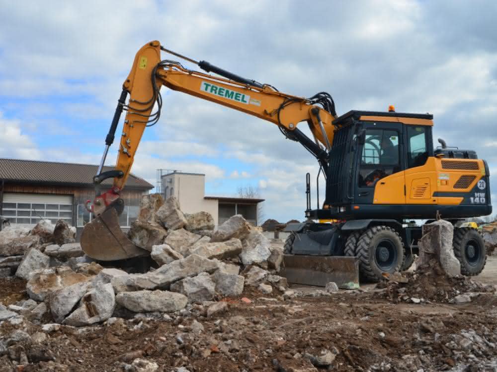 Abbruch: Hyundai-Mobilbagger hilft bei großer Rückbaumaßnahme