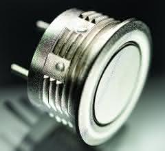 Short-stroke pushbutton