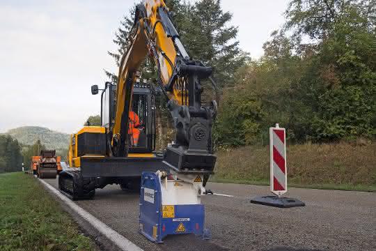 Aus Baugewerbe Unternehmermagazin 12\2019: Straßen­reparatur in Eigenregie