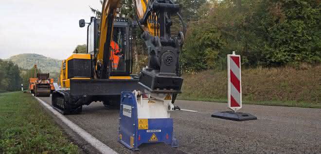 Aus Baugewerbe Unternehmermagazin 12\2019: Straßen­reparatur in Eigenregie