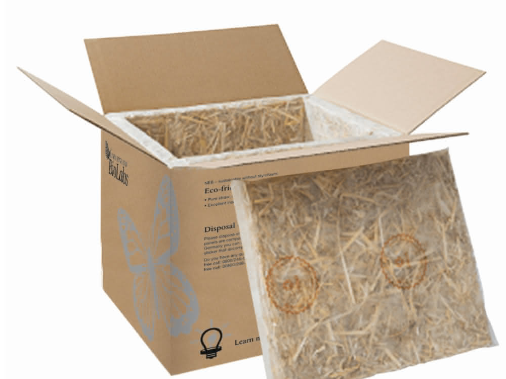 Versandbox mit Innenleben aus Stroh