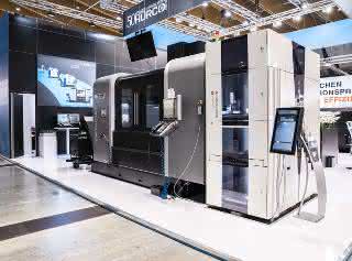 5-axis machining center VMX 60 SRTi and loading robot Erowa Robot Compact 80 Automated machine tool
