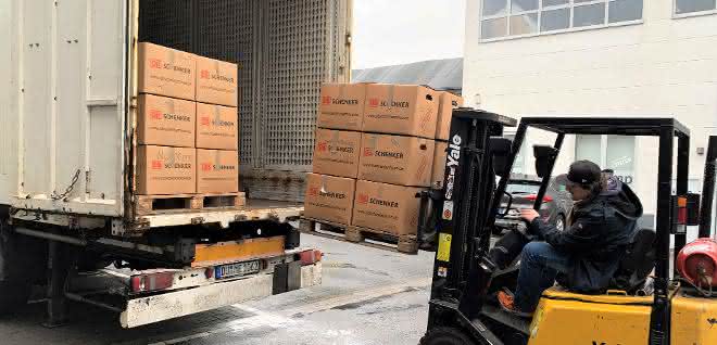 Logistics service provider: DB Schenker supports aid project on Lesbos