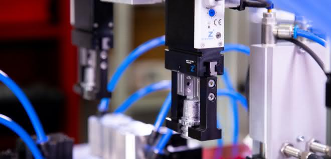 Gripper for battery terminal smoothing machine: Everything runs smoothly here