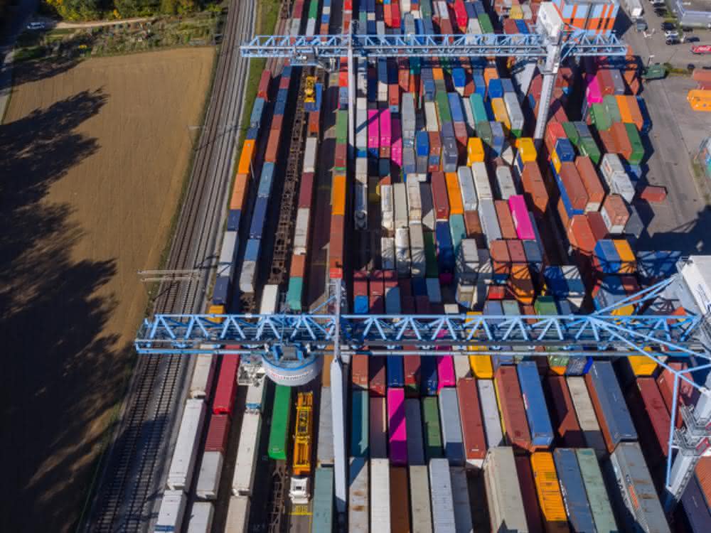 Cooperation: Swissterminal and DP World enter into strategic partnership