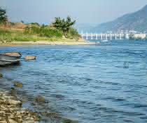 Die Donau ist der zweitgrößte europäische Fluss und wird vom Menschen intensiv genutzt. Sie ist einer der vier Flüsse, die im Mittelpunkt des EU-Projekts SOLUTIONS standen. Die Donau ist der zweitgrößte europäische Fluss und wird vom Menschen intensiv genutzt. Sie ist einer der vier Flüsse, die im Mittelpunkt des EU-Projekts SOLUTIONS standen.