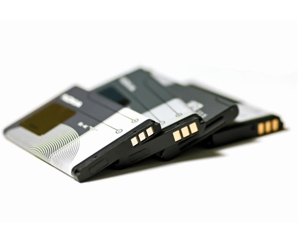 Elektrolytzersetzungsprodukte als Gefahrenquelle: Flüssigchromatographie in der Lithiumionenbatterie-Analytik Batterien