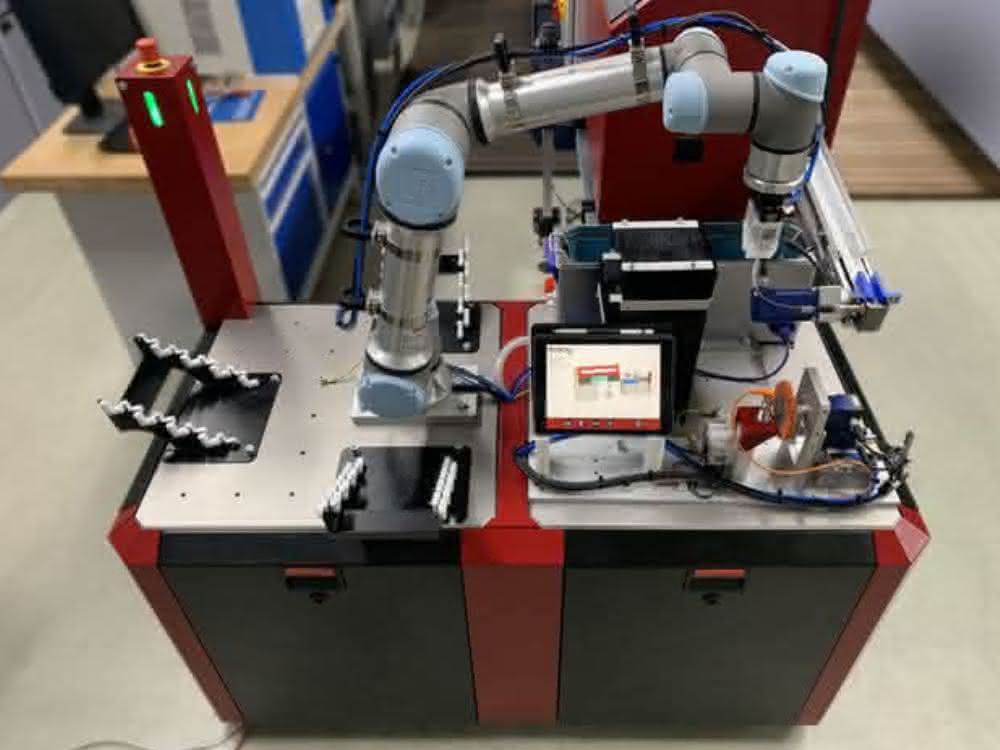 Sheet metal bending-welding construction in cube form Sheet metal bending-welding construction in cube form