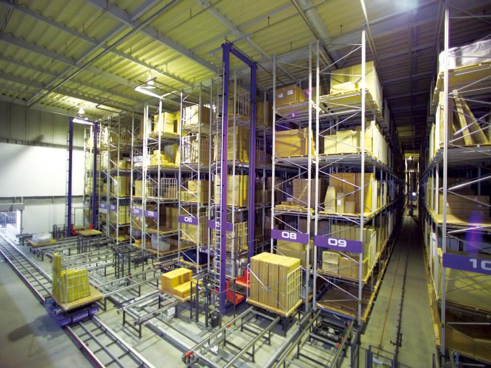Efficiently manage the flow of goods with Daifuku