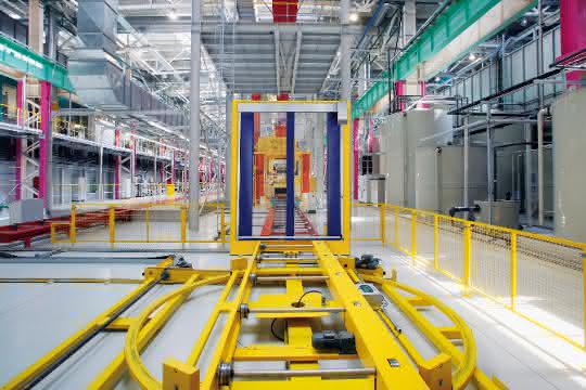 LogiMAT 2020: High-speed door from Efaflex for indoor use LogiMAT 2020: High-speed door from Efaflex for indoor use