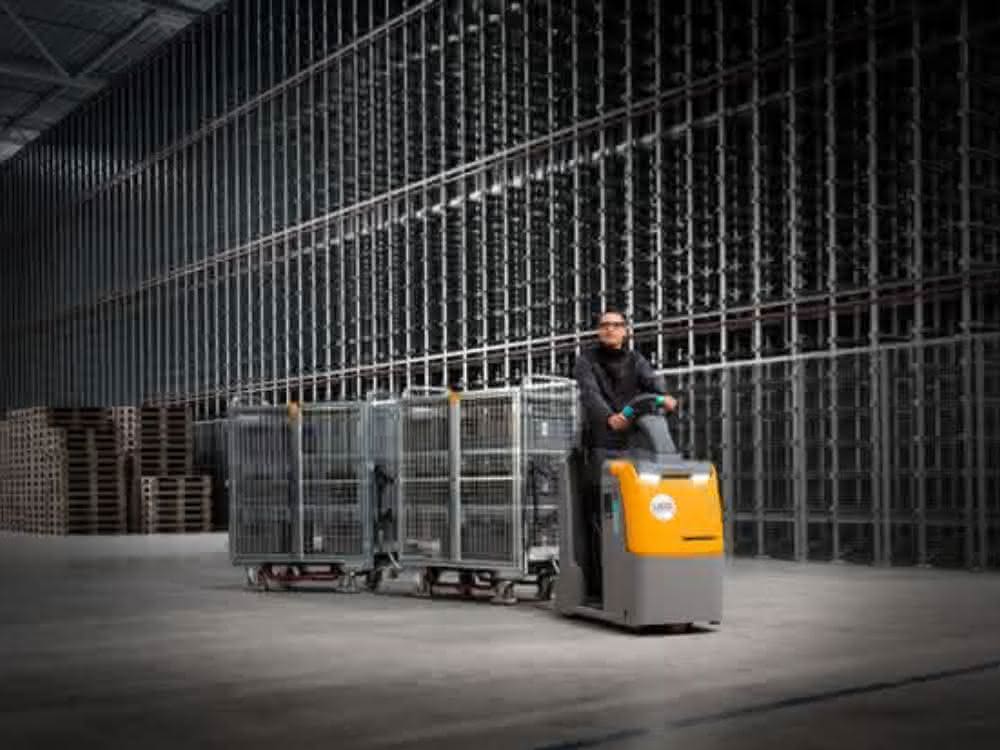 Electric tractor: Towing when things get tight