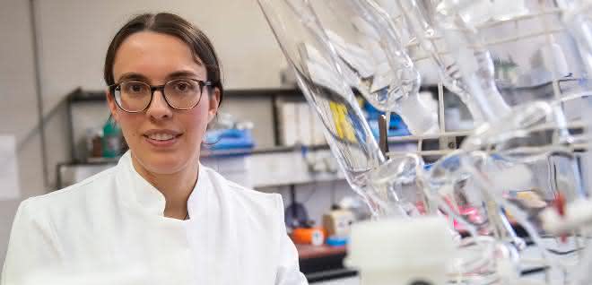 Dr. Stephanie Kath-Schorr vom LIMES-Institut der Universität Bonn im Labor Dr. Stephanie Kath-Schorr