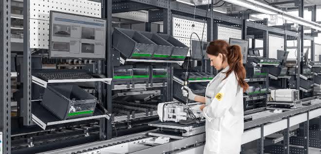 LogiMAT 2020: bott schafft Platz für die manuelle Montage LogiMAT 2020: bott schafft Platz für die manuelle Montage
