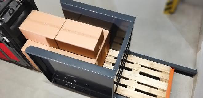 Moving pallets with SW-Paratus
