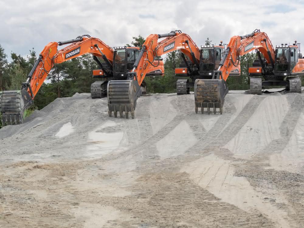 Doosan vervollständigt 30-40-Tonnen-Familie seiner Stage-V-Bagger