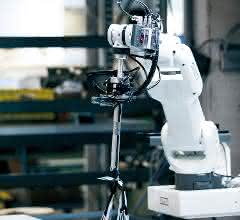 Robotics at Logimat: Order picking with AI