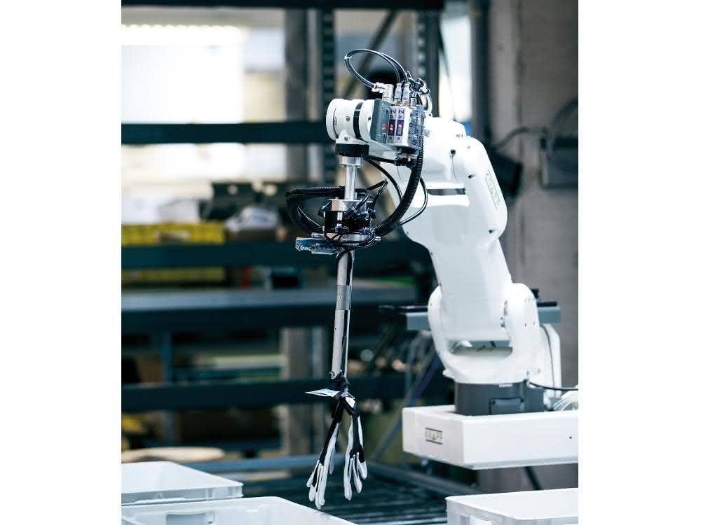 Robotics at Logimat: Order picking with AI