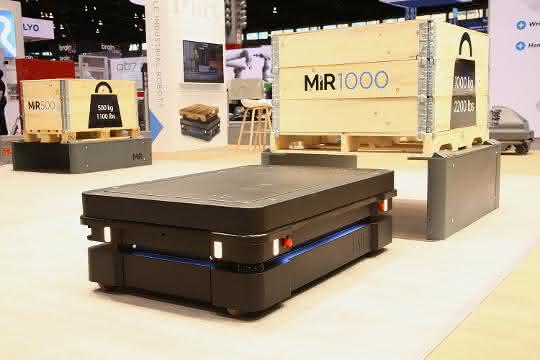 Mobile-Industrial-Robots-MiR1000 Transportroboter-Premiere: MiR zeigt sein stärkstes Modell