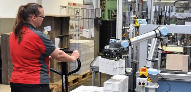 UR erstmals auf der Logimat: Cobots zum Ausprobieren