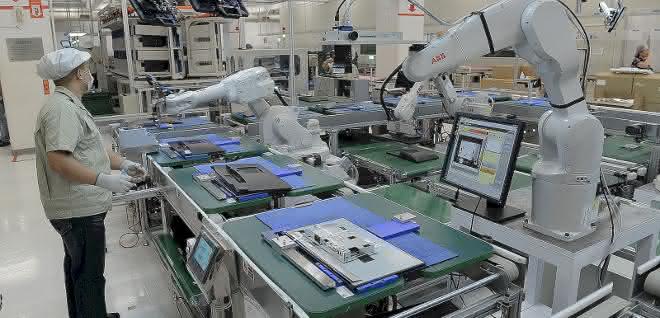 Roboter bei der Montage