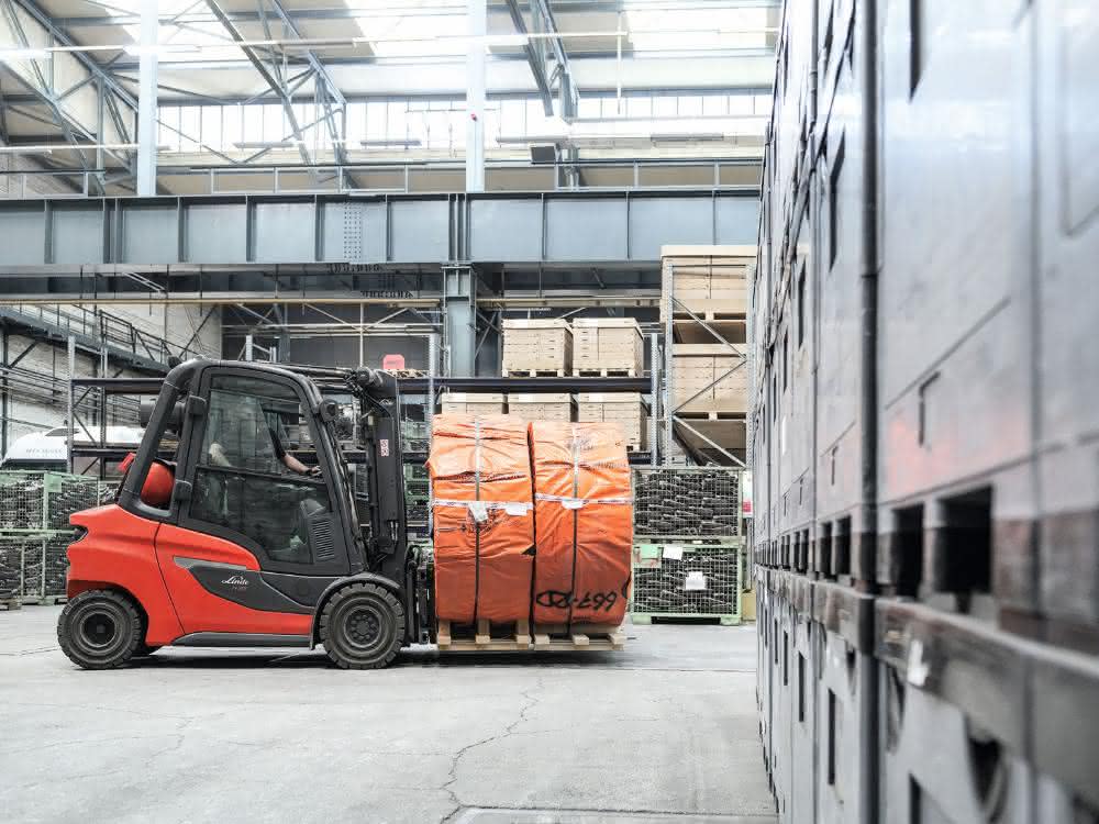 From materialfluss 1-2/2020: New forklift generation from Linde MH