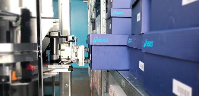 Asics relies on the TORU picking robot from Magazino