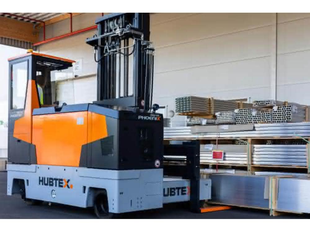 Electric multidirectional sideloader