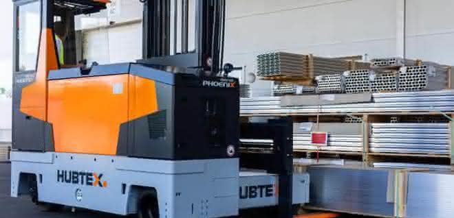 Electric multidirectional sideloader
