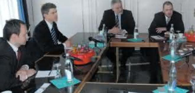 materialfluss ROUND TABLE: Entwicklung in der Kommissionierung, Experten diskutieren