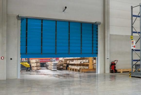 Hörmann expands program with folding high-speed doors