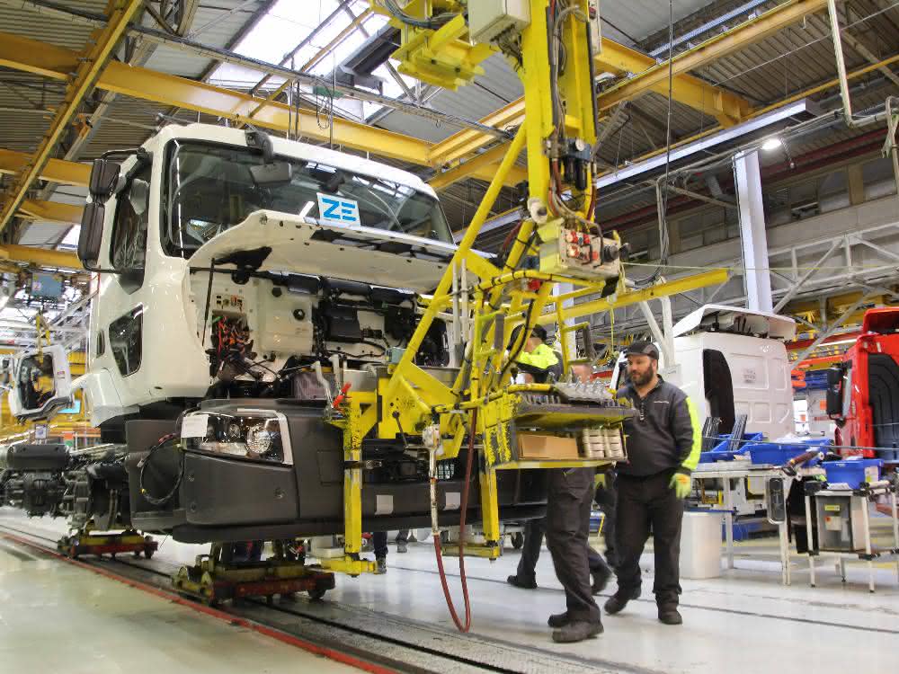 Renault Trucks geht mit neuen E-Lkw in Serie Renault Trucks geht mit neuen E-Lkw in Serie