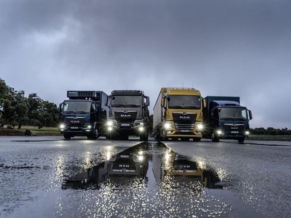 Aus Baugewerbe Unternehmermagazin 3\2020: Neue MAN-Baureihe: Bau-Löwen mit Biss