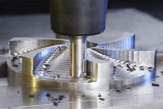 Solid carbide end mill