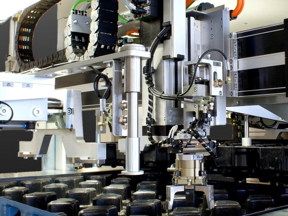 Modular palletizers: Reliable palletizing around the clock