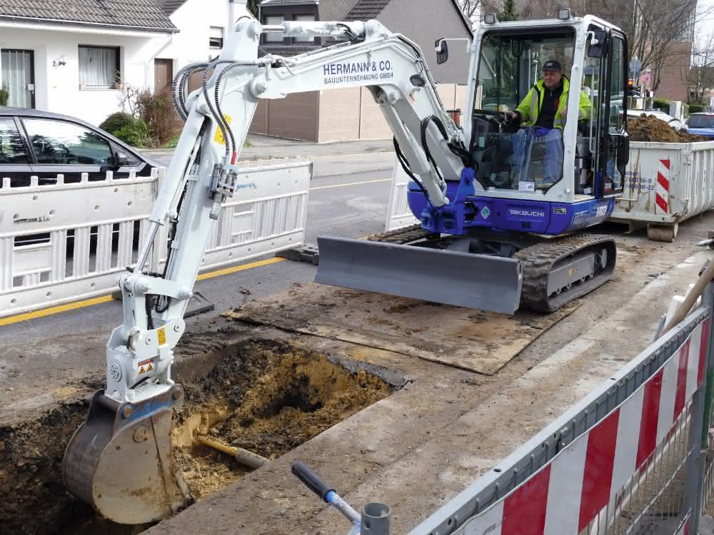 Aus Baugewerbe Unternehmermagazin 4\2020: Kompaktbagger: Beweglich arbeiten