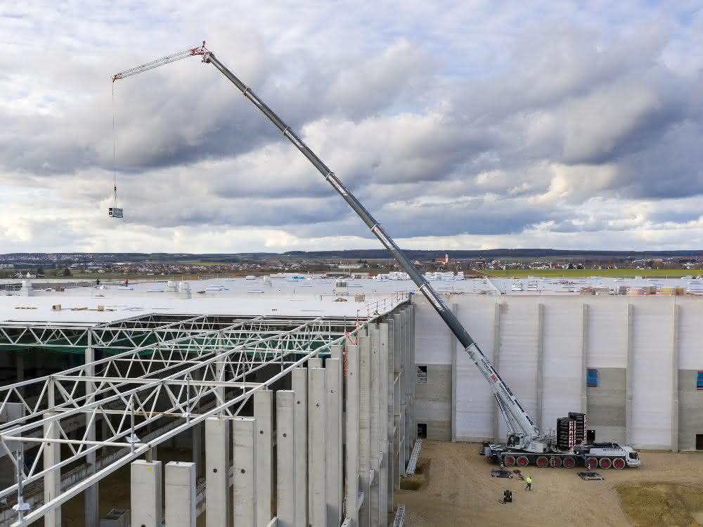 Kranlogistiker setzt auf Liebherr