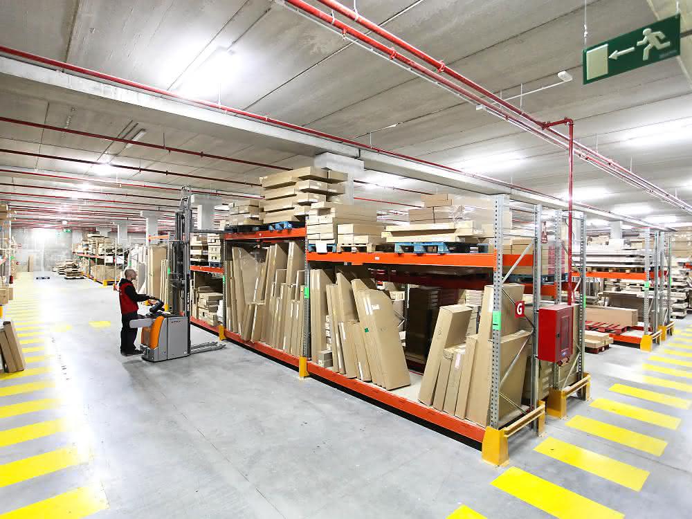 AR Racking installs pallet racking system at Conforama AR Racking installs pallet racking system at Conforama